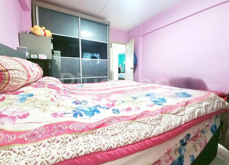 4 Room (4A) HDB for Sale in  41 Teban Gardens Road - Image 4